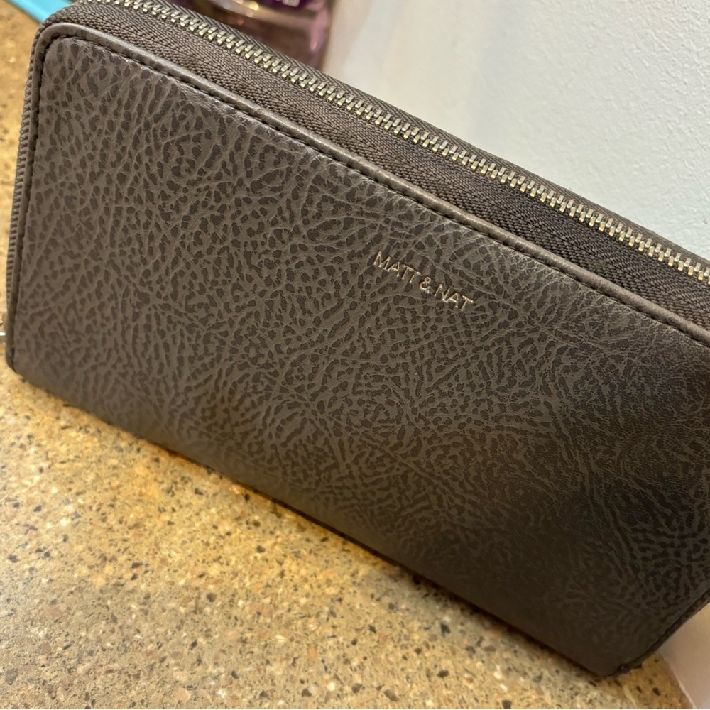 Matt & Nat Gray Zip-Around Wallet